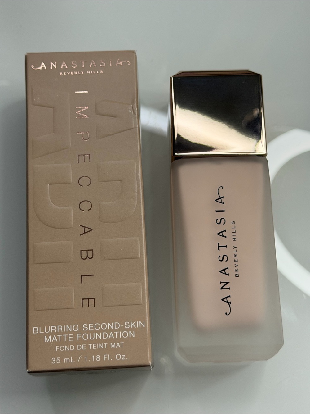 Anastasia Beverly Hills Impeccable Blurring Foundation 00N